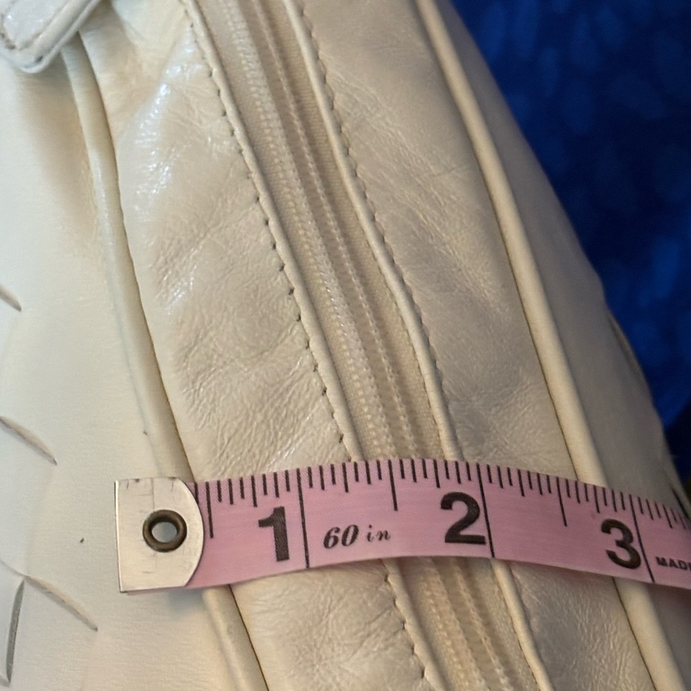 Valerie Stevens Cream Leather Bag  with Gold Accent - Picture 6 of 7